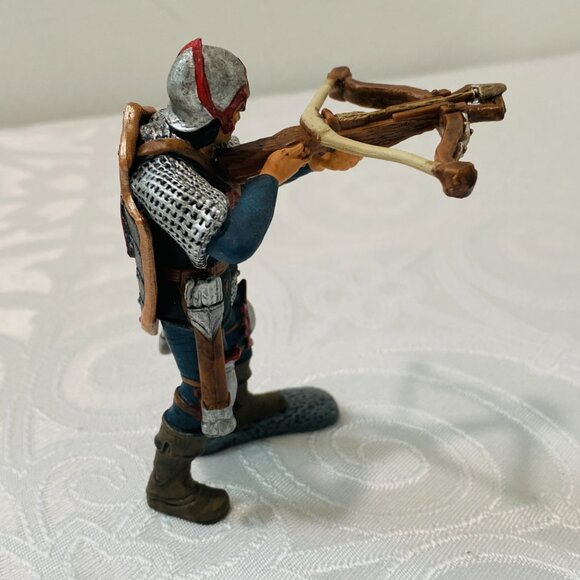 SCHLEICH 70104 RED DRAGON KNIGHT with Crossbow 4" World of History Figure EUC - Picture 4 of 6